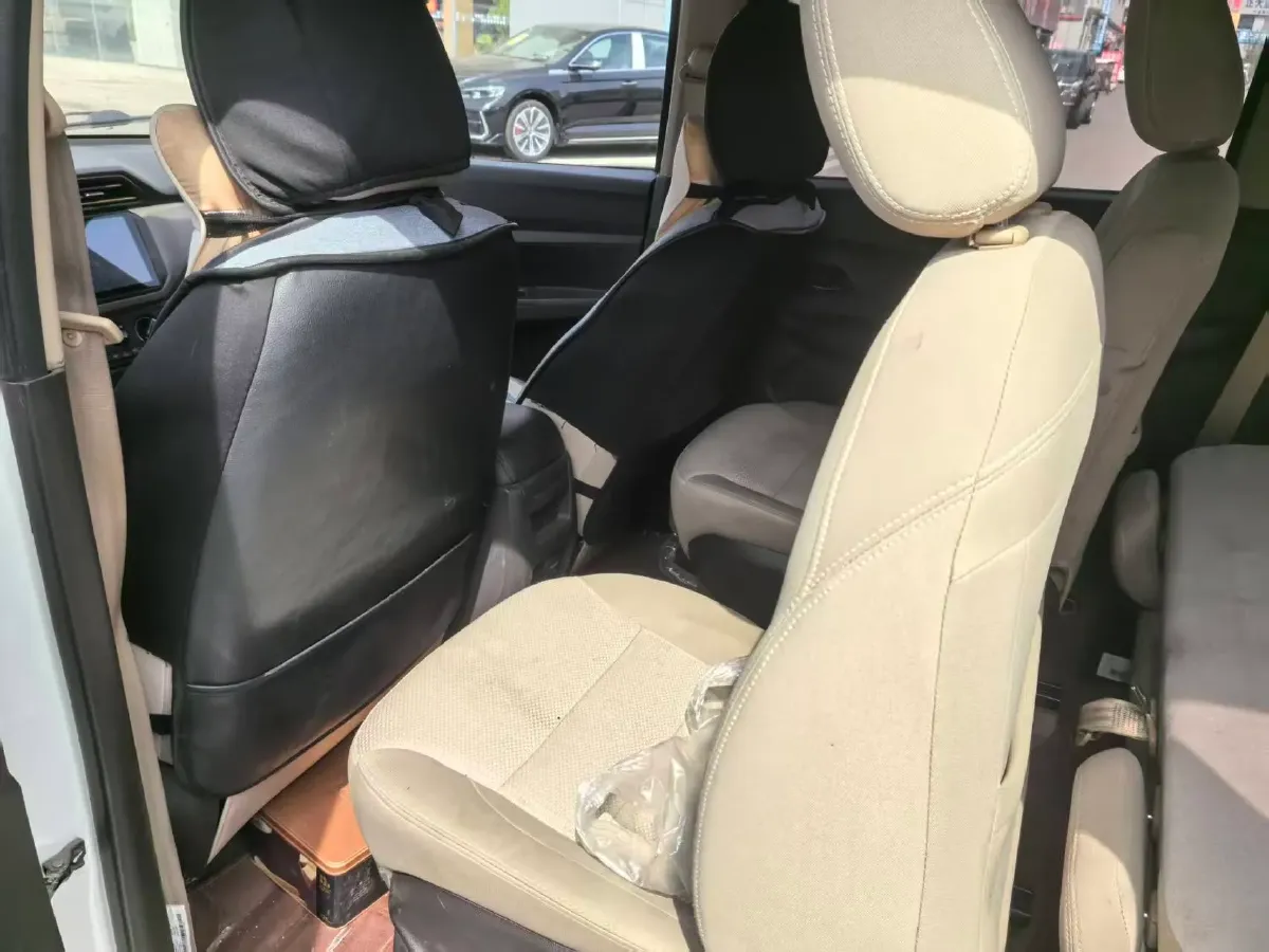 2019 WuLing HongGuang 1.5L 99HP L4 6MT,autocango,china used car exporter,china ev exporter,chinese used car exporter,chinese used ev exporter