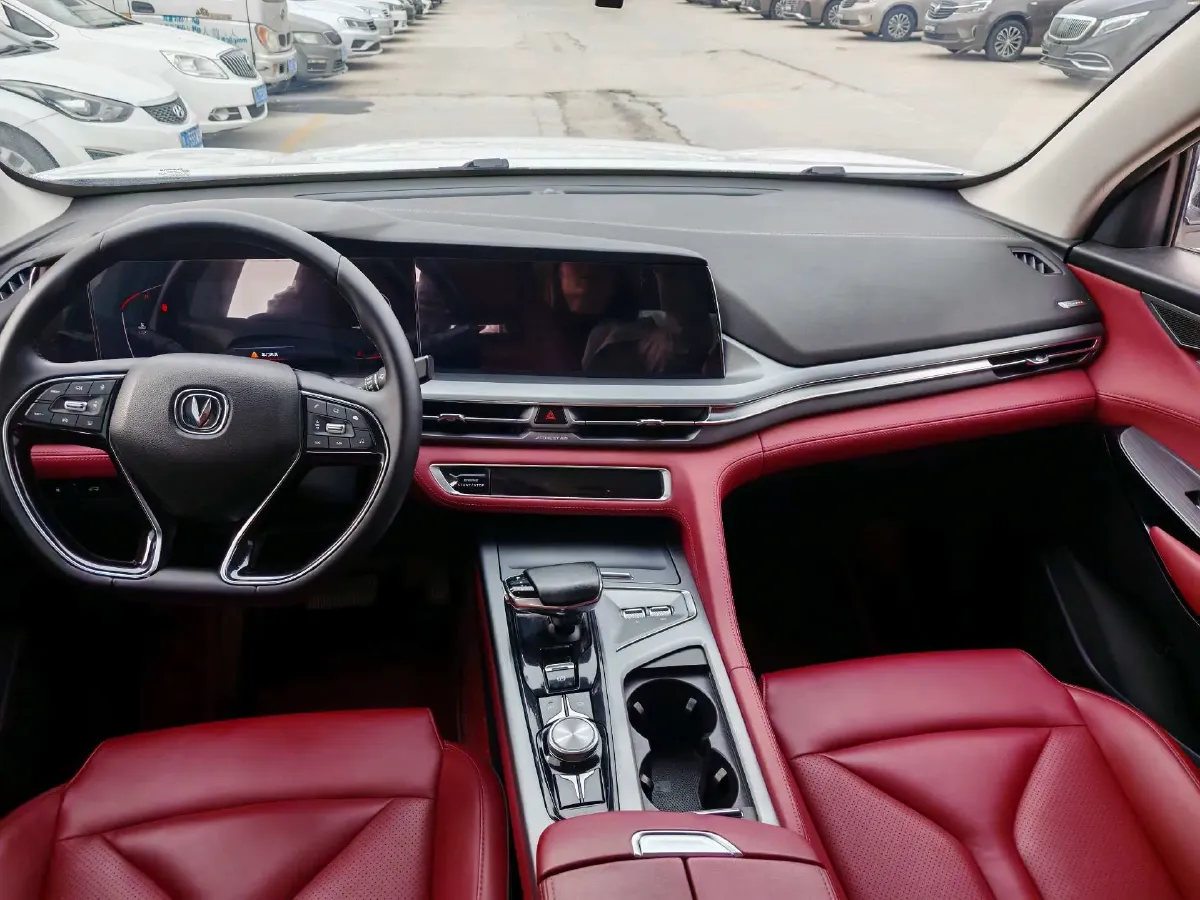 2022 ChangAn CS75 Plus 2.0T 233HP L4 8AT,autocango,china used car exporter,china ev exporter,chinese used car exporter,chinese used ev exporter