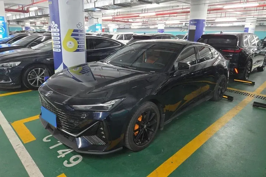 2022 ChangAn UNI-V 1.5T 188HP L4 7DCT,autocango,china used car exporter,china ev exporter,chinese used car exporter,chinese used ev exporter