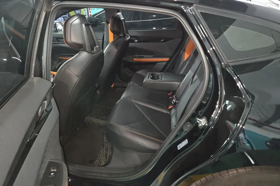 2022 ChangAn UNI-V 1.5T 188HP L4 7DCT,autocango,china used car exporter,china ev exporter,chinese used car exporter,chinese used ev exporter