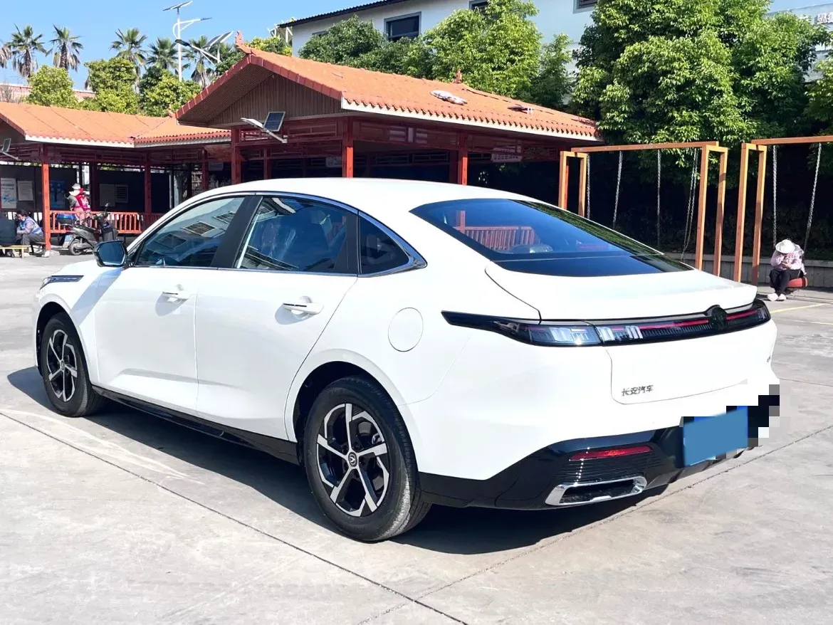 2024 ChangAn Eado 1.5T 170HP L4 7DCT,autocango,china used car exporter,china ev exporter,chinese used car exporter,chinese used ev exporter