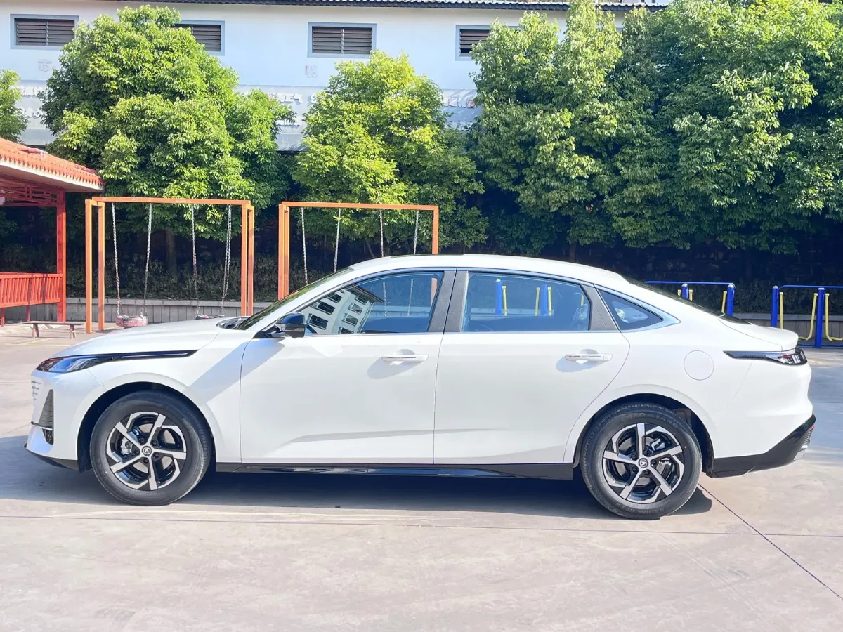 2024 ChangAn Eado 1.5T 170HP L4 7DCT,autocango,china used car exporter,china ev exporter,chinese used car exporter,chinese used ev exporter