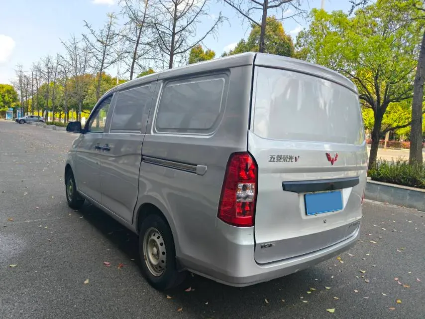 2019 WuLing RongGuang V 1.5L 99HP L4 6MT,autocango,china used car exporter,china ev exporter,chinese used car exporter,chinese used ev exporter