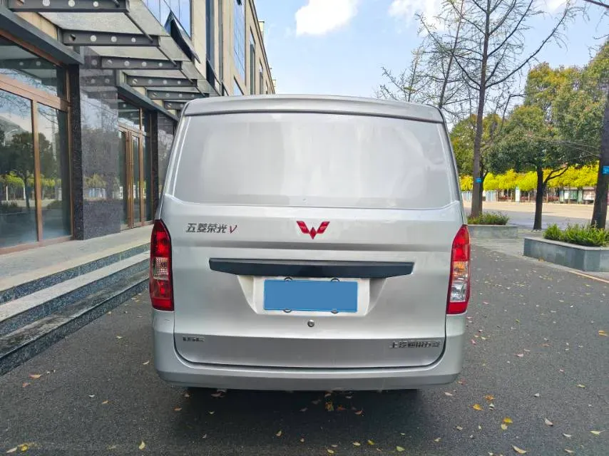 2019 WuLing RongGuang V 1.5L 99HP L4 6MT,autocango,china used car exporter,china ev exporter,chinese used car exporter,chinese used ev exporter