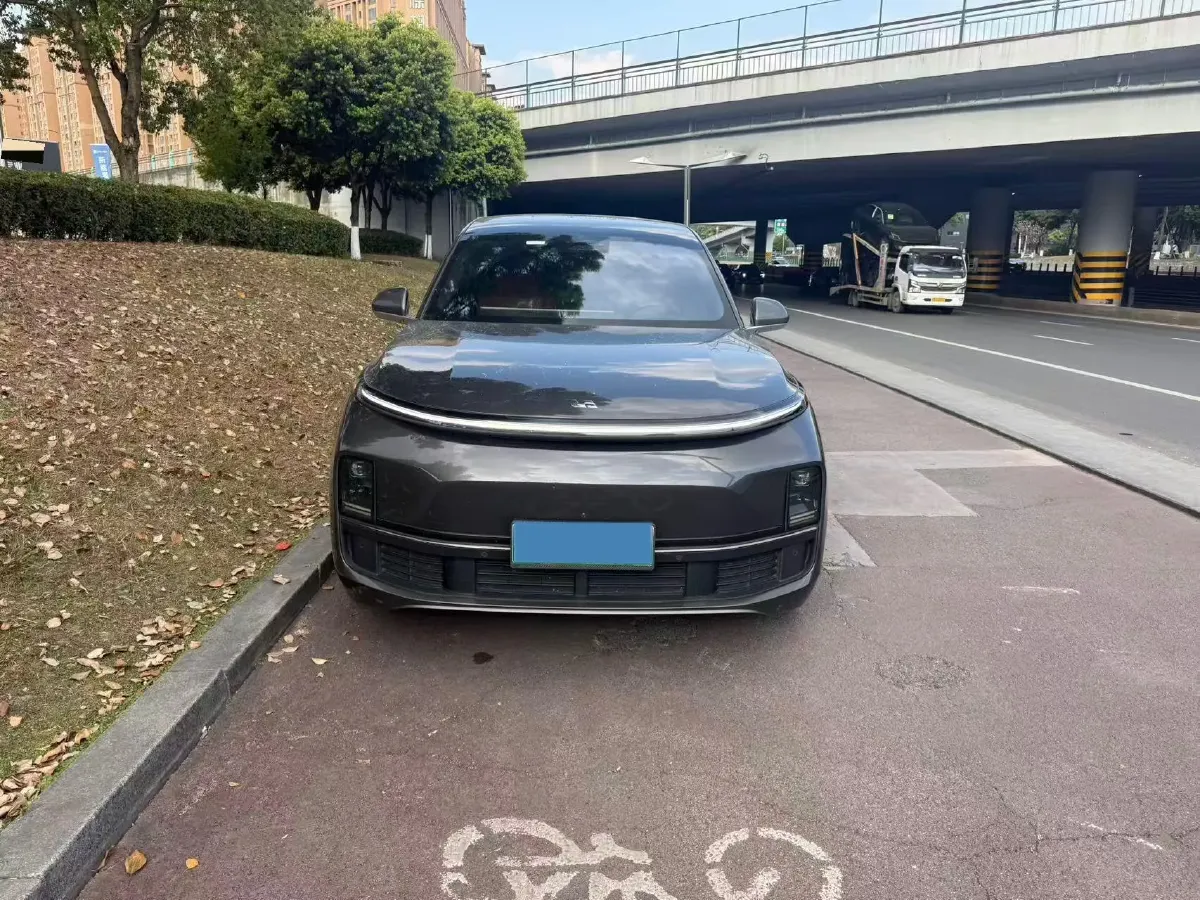 2023 Li L9 Range Extended 154HP REEV 42.6KWH,autocango,china used car exporter,china ev exporter,chinese used car exporter,chinese used ev exporter