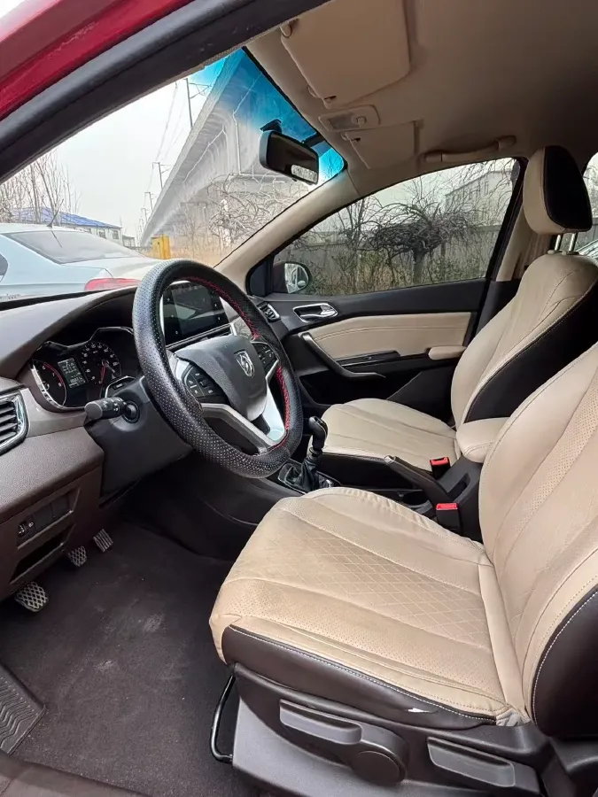 2017 BaoJun 310W 1.5L 112HP L4 6MT,autocango,china used car exporter,china ev exporter,chinese used car exporter,chinese used ev exporter