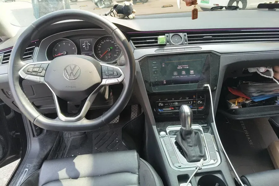 2020 Volkswagen Magotan 2.0T 186HP L4 7DCT,autocango,china used car exporter,china ev exporter,chinese used car exporter,chinese used ev exporter