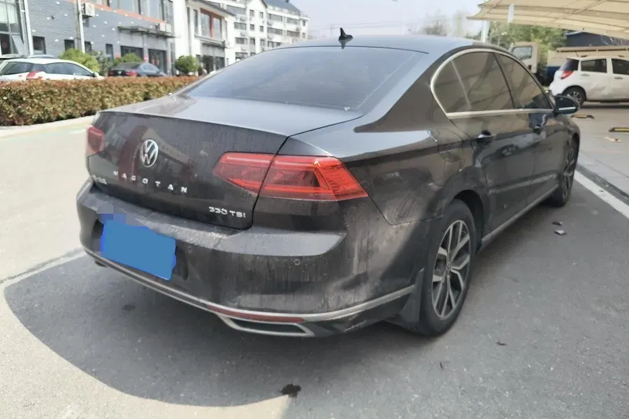 2020 Volkswagen Magotan 2.0T 186HP L4 7DCT,autocango,china used car exporter,china ev exporter,chinese used car exporter,chinese used ev exporter