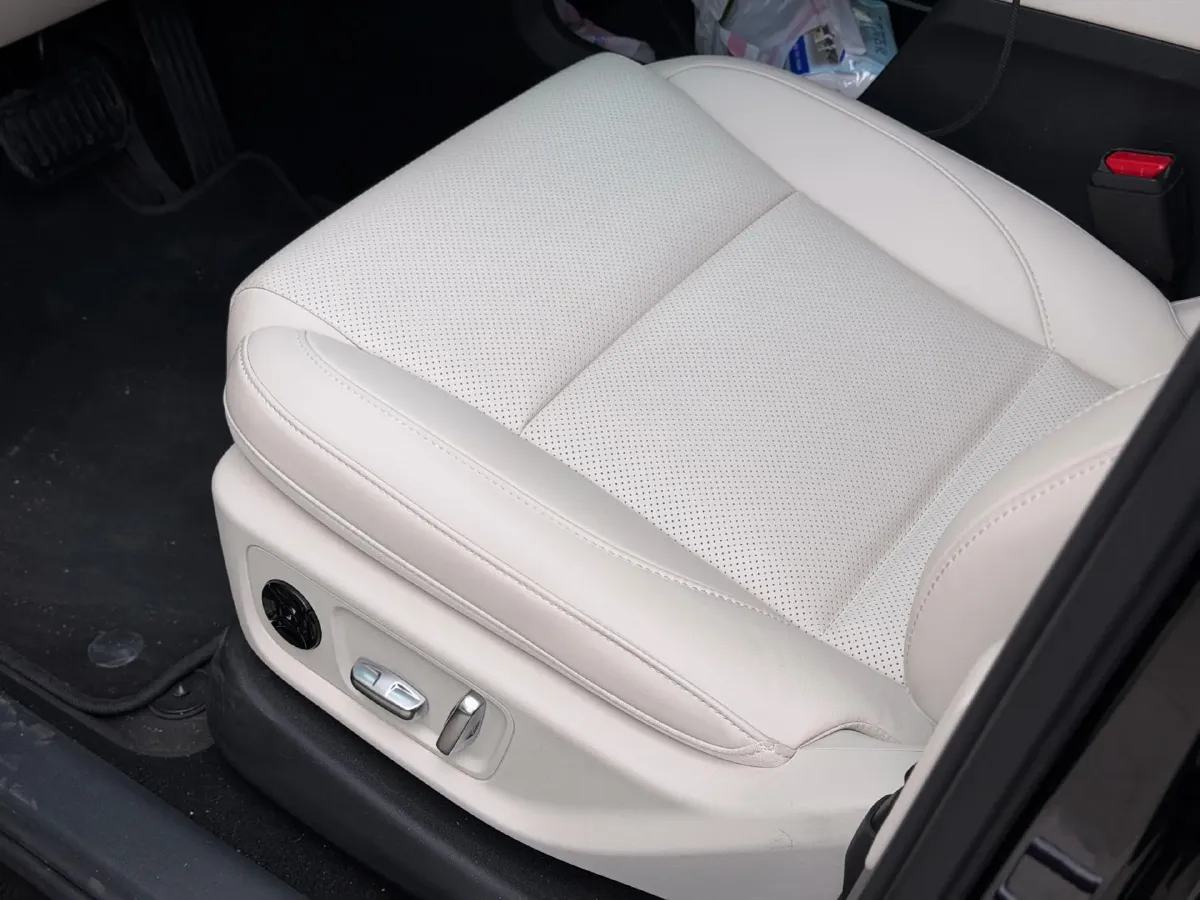 2024 Li L6 Range Extended 154HP L4 REEV 36.8KWH,autocango,china used car exporter,china ev exporter,chinese used car exporter,chinese used ev exporter