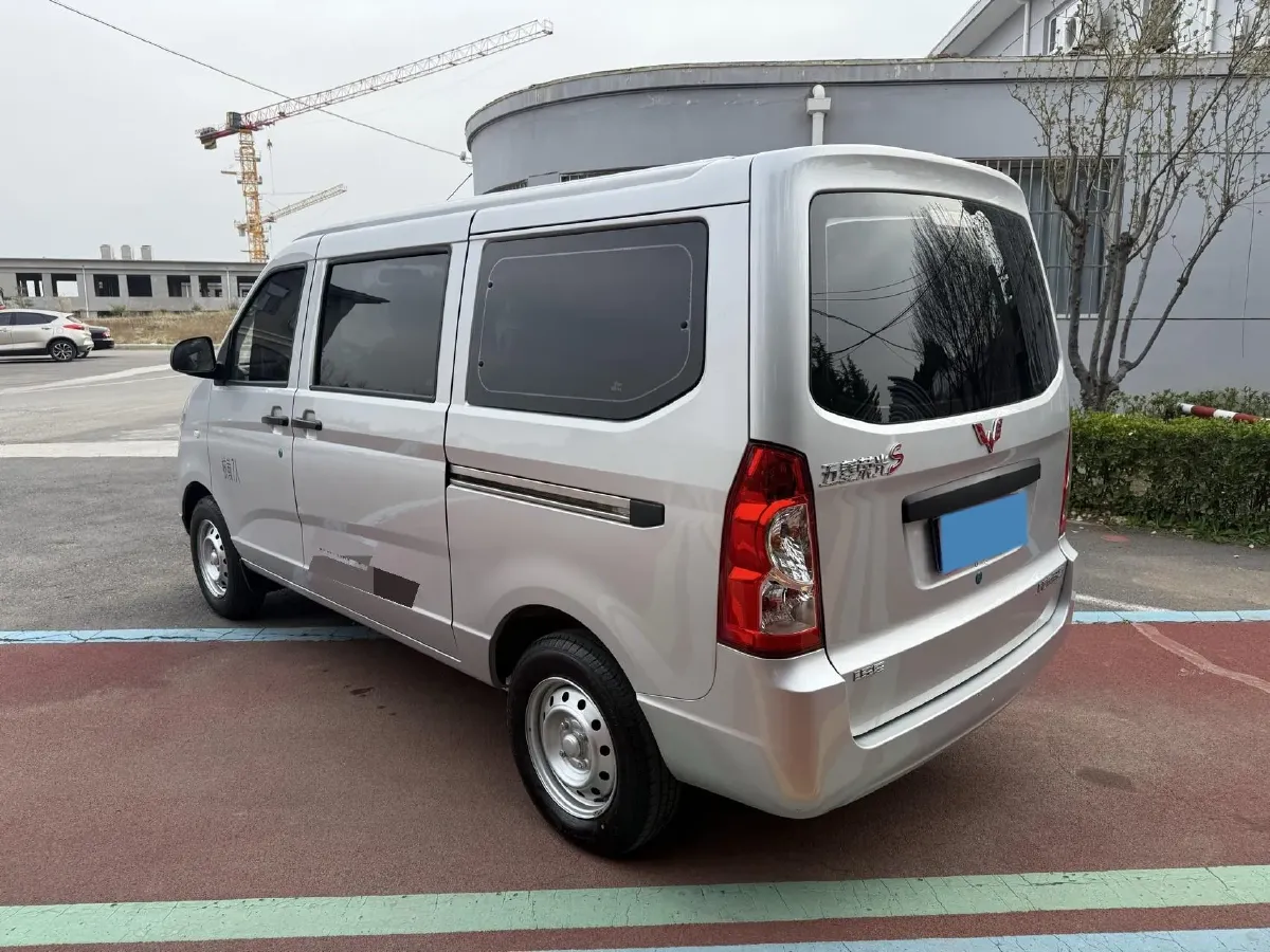 2023 WuLing RongGuang New Truck 1.5L 102HP L4 5MT,autocango,china used car exporter,china ev exporter,chinese used car exporter,chinese used ev exporter