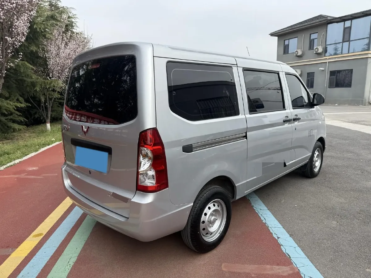 2023 WuLing RongGuang New Truck 1.5L 102HP L4 5MT,autocango,china used car exporter,china ev exporter,chinese used car exporter,chinese used ev exporter