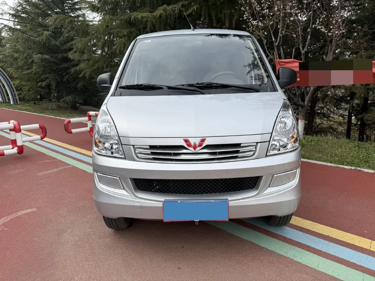 2023 WuLing RongGuang New Truck 1.5L 102HP L4 5MT,autocango,china used car exporter,china ev exporter,chinese used car exporter,chinese used ev exporter