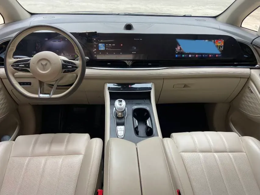 2022 Voyah Dream 1.5T 136HP L4 PHEV 25.57KWH,autocango,china used car exporter,china ev exporter,chinese used car exporter,chinese used ev exporter