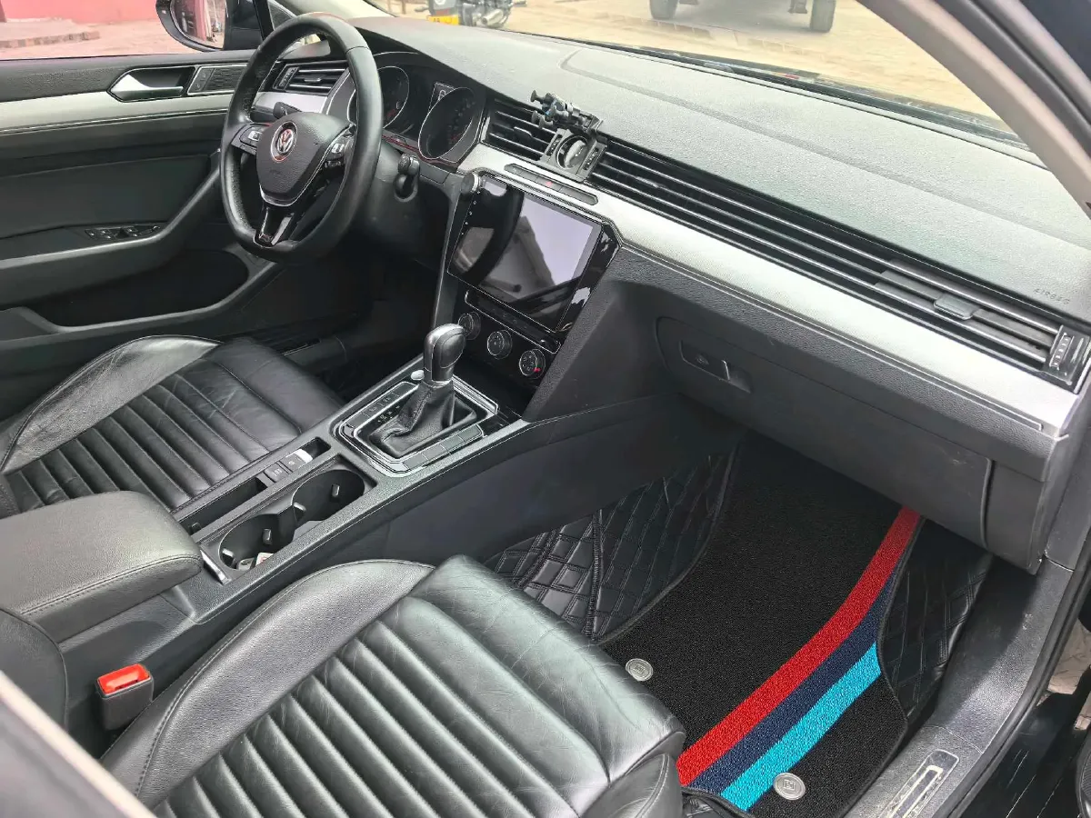 2017 Volkswagen Magotan 1.8T 180HP L4 7DCT,autocango,china used car exporter,china ev exporter,chinese used car exporter,chinese used ev exporter