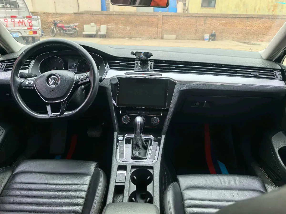 2017 Volkswagen Magotan 1.8T 180HP L4 7DCT,autocango,china used car exporter,china ev exporter,chinese used car exporter,chinese used ev exporter