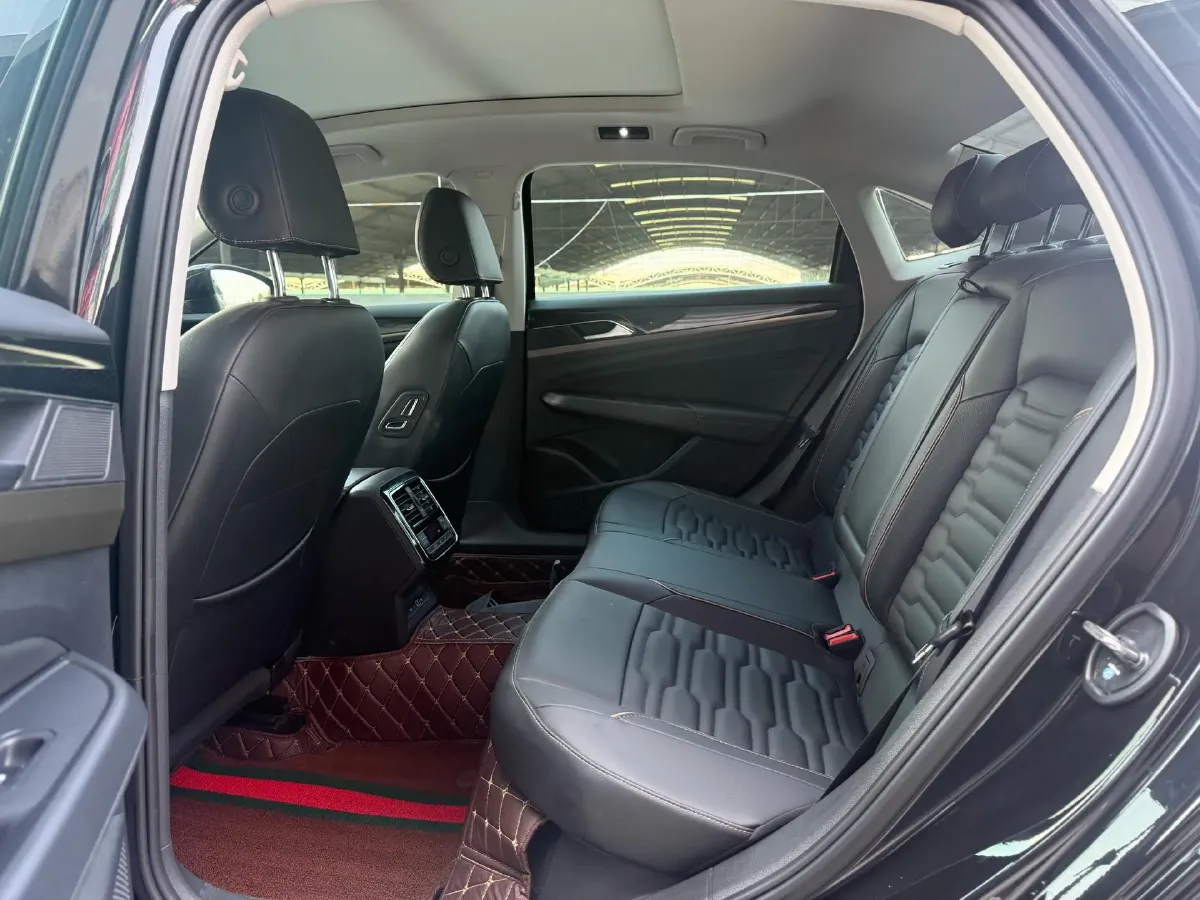 2020 Volkswagen Passat 2.0T 186HP L4 7DCT,autocango,china used car exporter,china ev exporter,chinese used car exporter,chinese used ev exporter