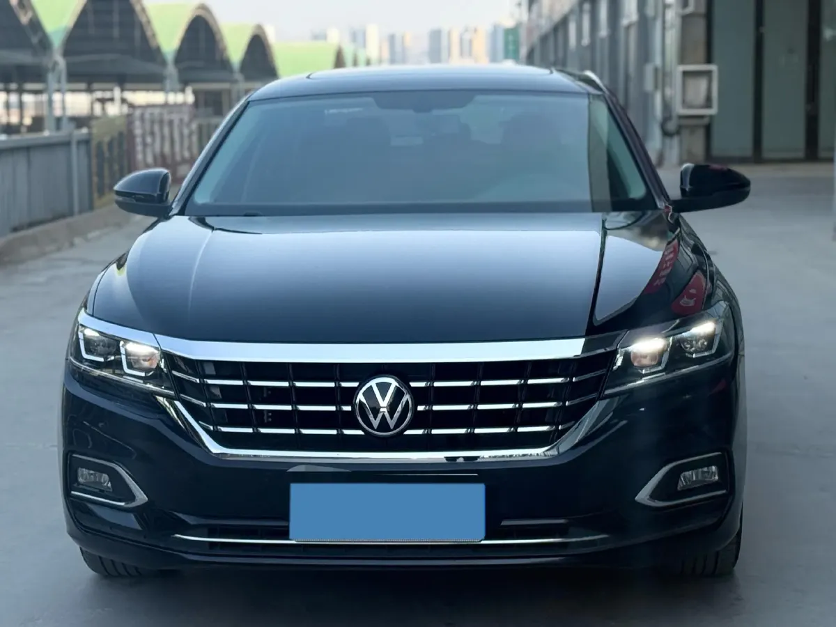 2020 Volkswagen Passat 2.0T 186HP L4 7DCT,autocango,china used car exporter,china ev exporter,chinese used car exporter,chinese used ev exporter