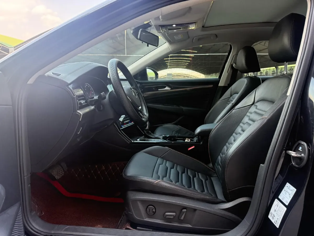 2020 Volkswagen Passat 2.0T 186HP L4 7DCT,autocango,china used car exporter,china ev exporter,chinese used car exporter,chinese used ev exporter