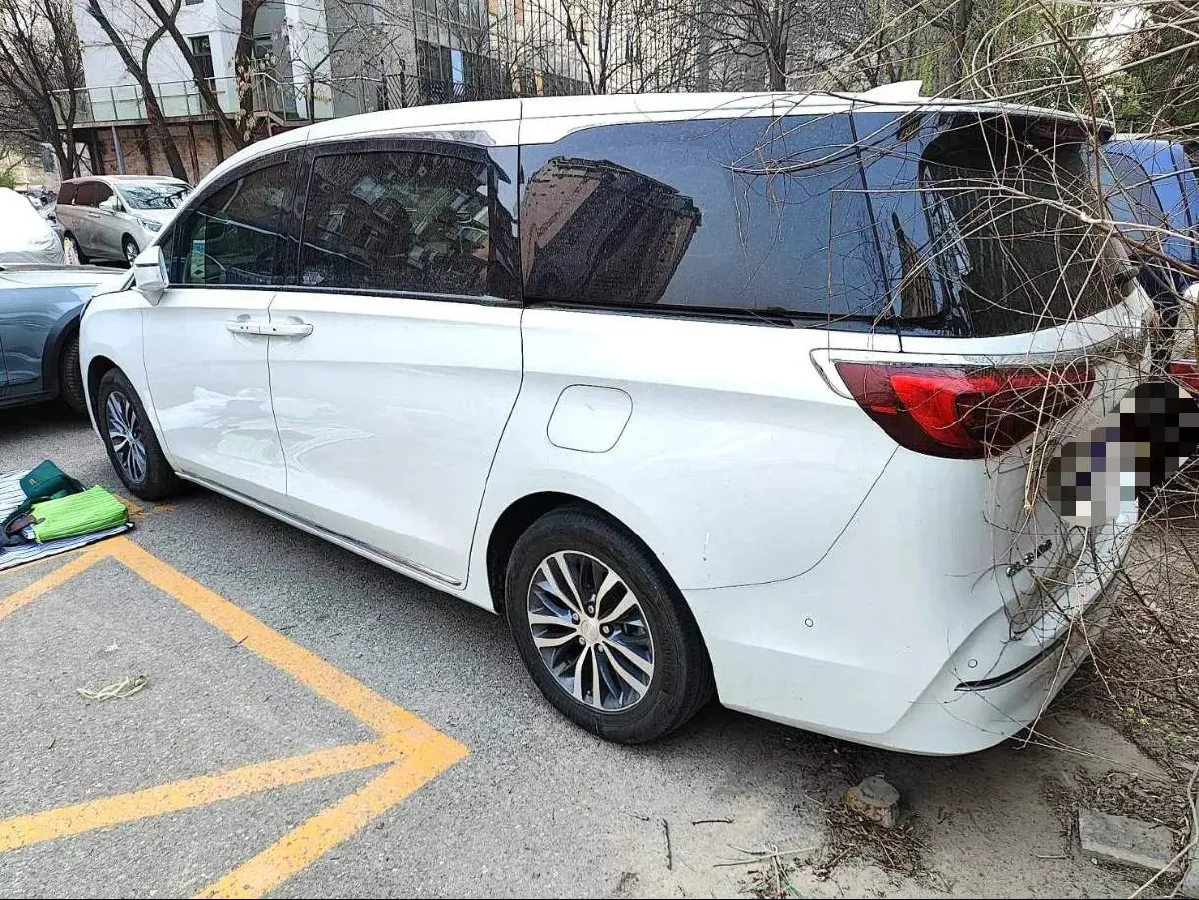 2022 Buick GL8 2.0T 237HP L4 9AT,autocango,china used car exporter,china ev exporter,chinese used car exporter,chinese used ev exporter