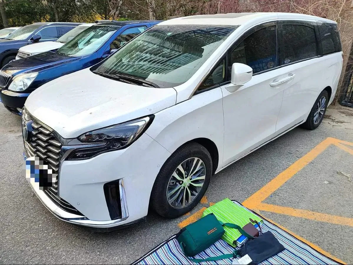 2022 Buick GL8 2.0T 237HP L4 9AT,autocango,china used car exporter,china ev exporter,chinese used car exporter,chinese used ev exporter