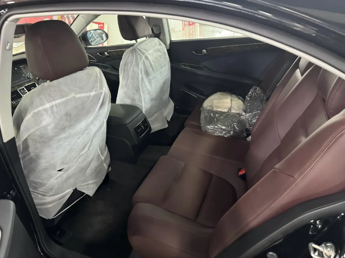 2021 HongQi H7 1.8T 188HP L4 6AT,autocango,china used car exporter,china ev exporter,chinese used car exporter,chinese used ev exporter