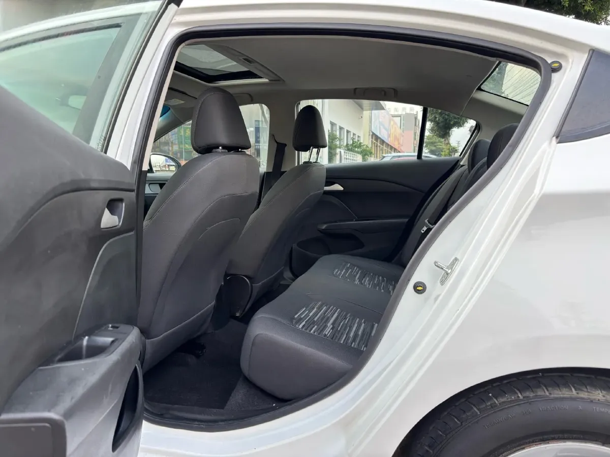 2019 Chevrolet Cavalier 1.5L 113HP L4 6AT,autocango,china used car exporter,china ev exporter,chinese used car exporter,chinese used ev exporter