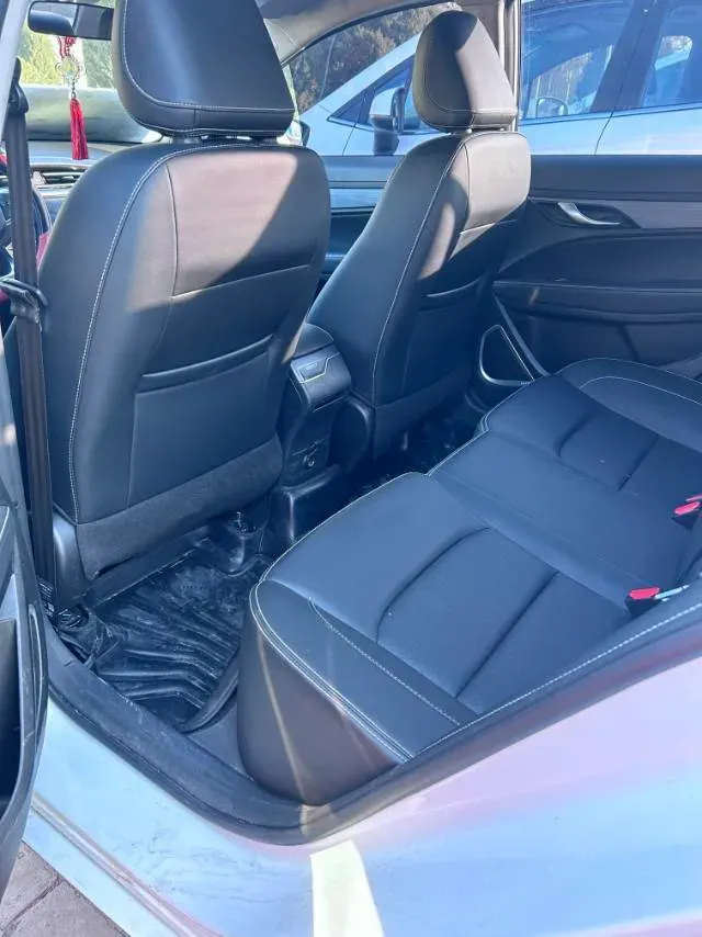 2020 Geely Emgrand 1.5L 109HP L4 5MT,autocango,china used car exporter,china ev exporter,chinese used car exporter,chinese used ev exporter