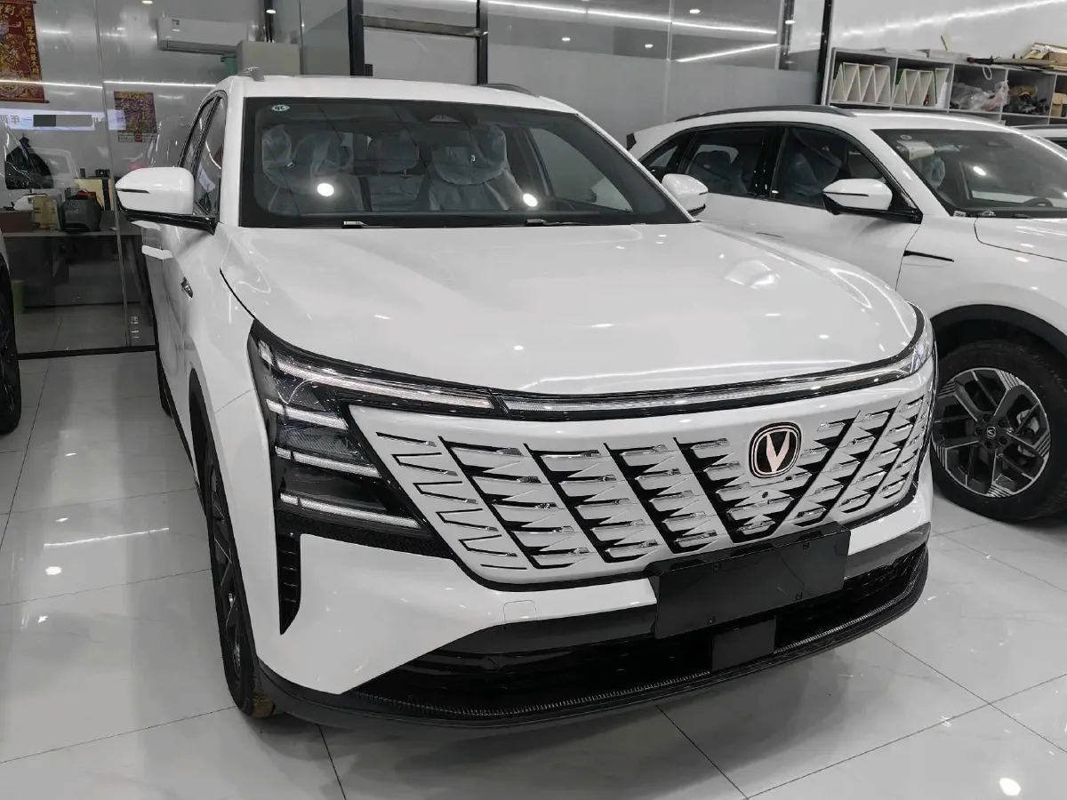2025 ChangAn CS75 Plus 1.5T 192HP L4 8AT,autocango,china used car exporter,china ev exporter,chinese used car exporter,chinese used ev exporter