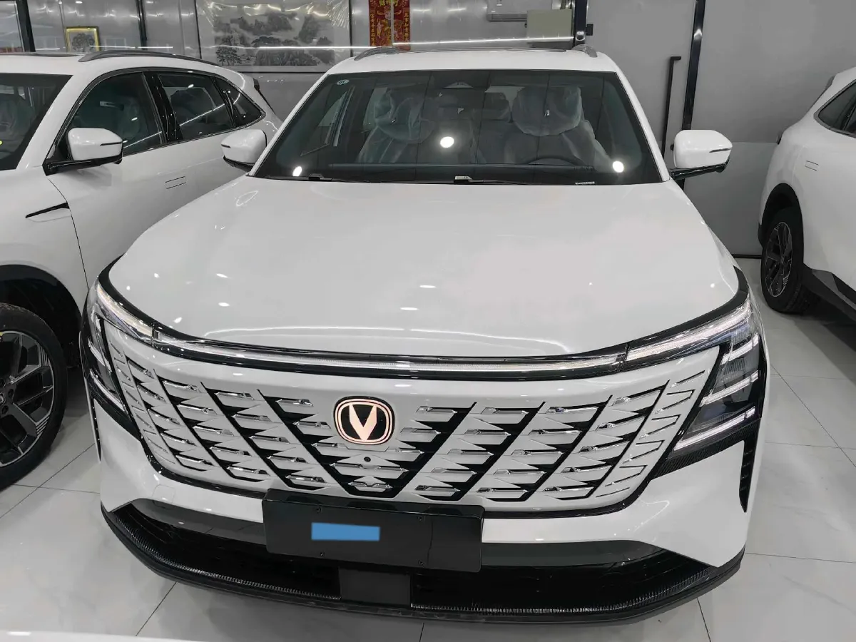 2025 ChangAn CS75 Plus 1.5T 192HP L4 8AT,autocango,china used car exporter,china ev exporter,chinese used car exporter,chinese used ev exporter
