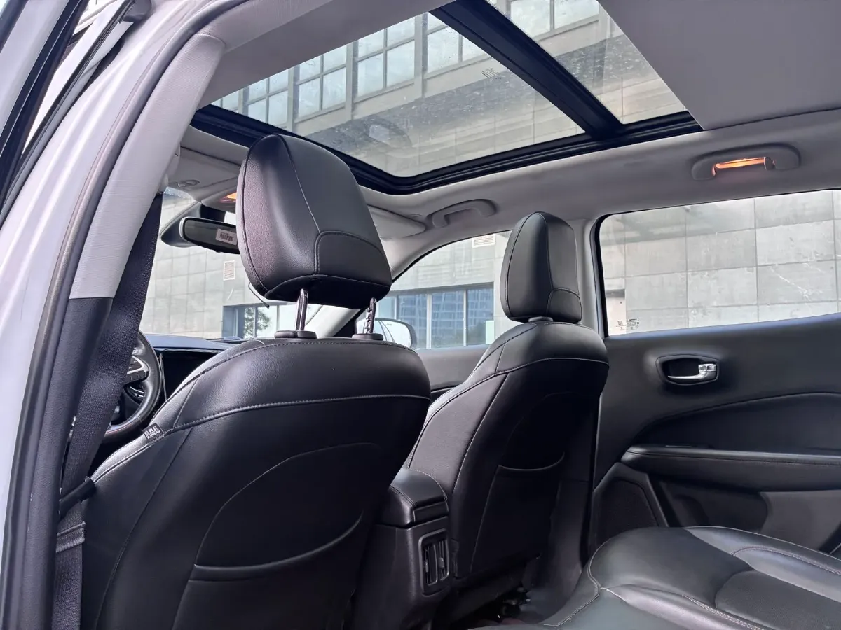 2019 Jeep Compass 1.3T 173HP L4 7DCT,autocango,china used car exporter,china ev exporter,chinese used car exporter,chinese used ev exporter