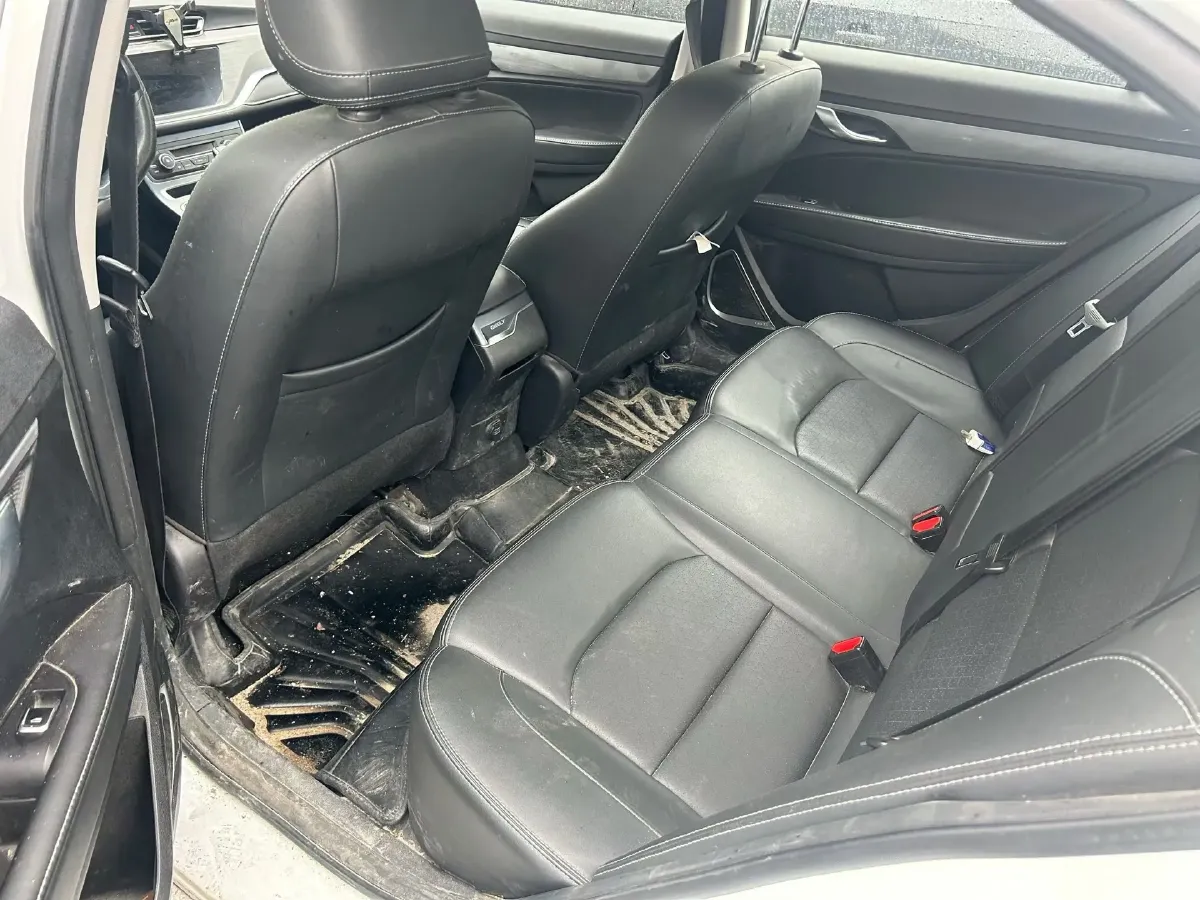 2021 BaoJun 530 1.5T 147HP L4 CVT,autocango,china used car exporter,china ev exporter,chinese used car exporter,chinese used ev exporter