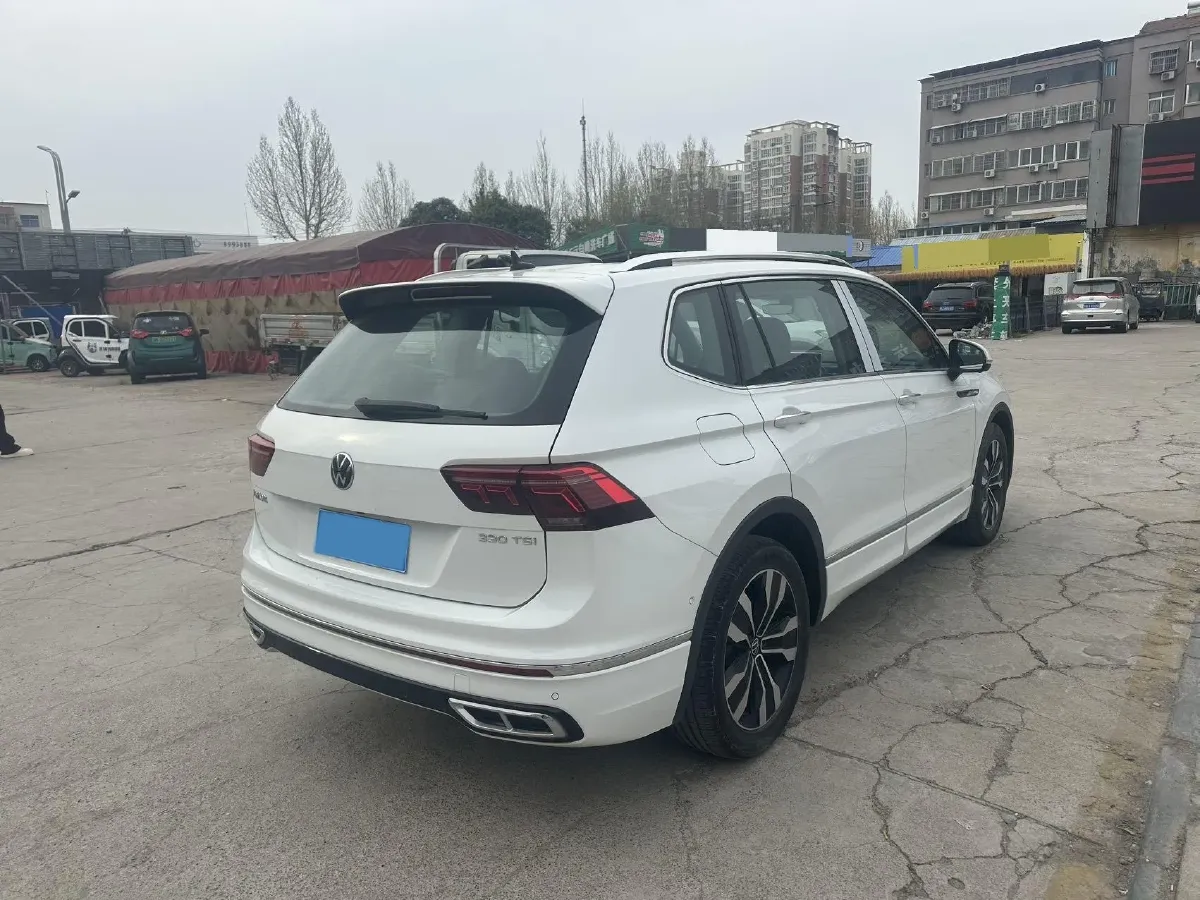 2024 Volkswagen Tiguan L 2.0T 186HP L4 7DCT,autocango,china used car exporter,china ev exporter,chinese used car exporter,chinese used ev exporter