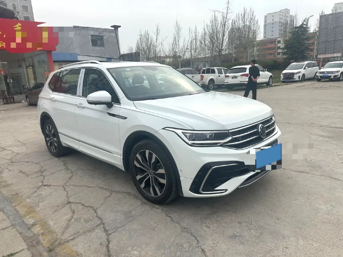 2024 Volkswagen Tiguan L 2.0T 186HP L4 7DCT,autocango,china used car exporter,china ev exporter,chinese used car exporter,chinese used ev exporter
