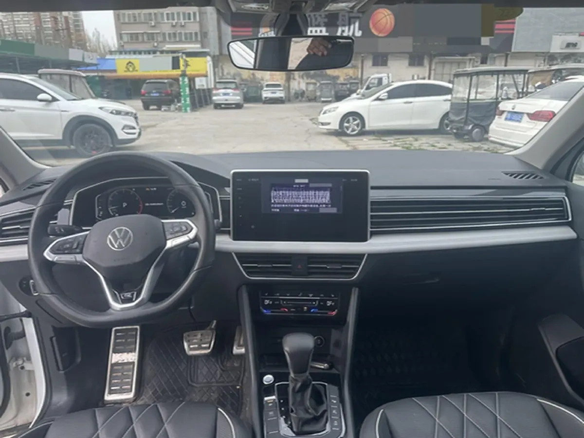 2024 Volkswagen Tiguan L 2.0T 186HP L4 7DCT,autocango,china used car exporter,china ev exporter,chinese used car exporter,chinese used ev exporter