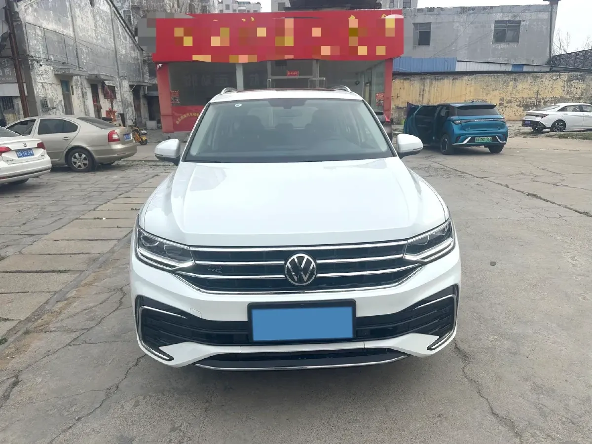 2024 Volkswagen Tiguan L 2.0T 186HP L4 7DCT,autocango,china used car exporter,china ev exporter,chinese used car exporter,chinese used ev exporter