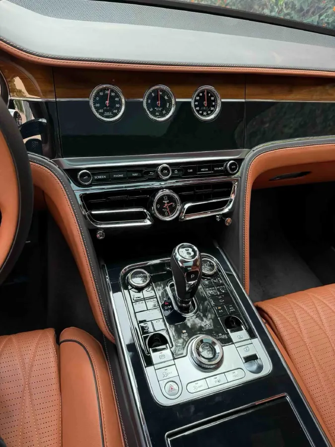 2021 Bentley Flying Spur 4.0T 550HP V8 8DCT,autocango,china used car exporter,china ev exporter,chinese used car exporter,chinese used ev exporter