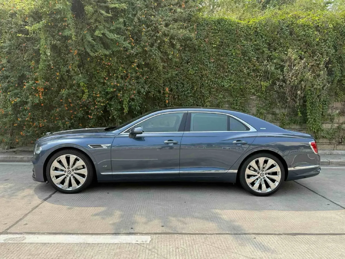 2021 Bentley Flying Spur 4.0T 550HP V8 8DCT,autocango,china used car exporter,china ev exporter,chinese used car exporter,chinese used ev exporter