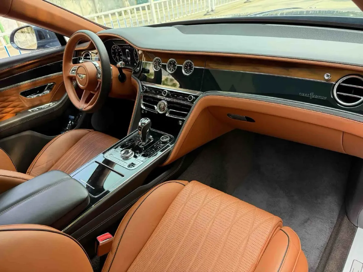 2021 Bentley Flying Spur 4.0T 550HP V8 8DCT,autocango,china used car exporter,china ev exporter,chinese used car exporter,chinese used ev exporter