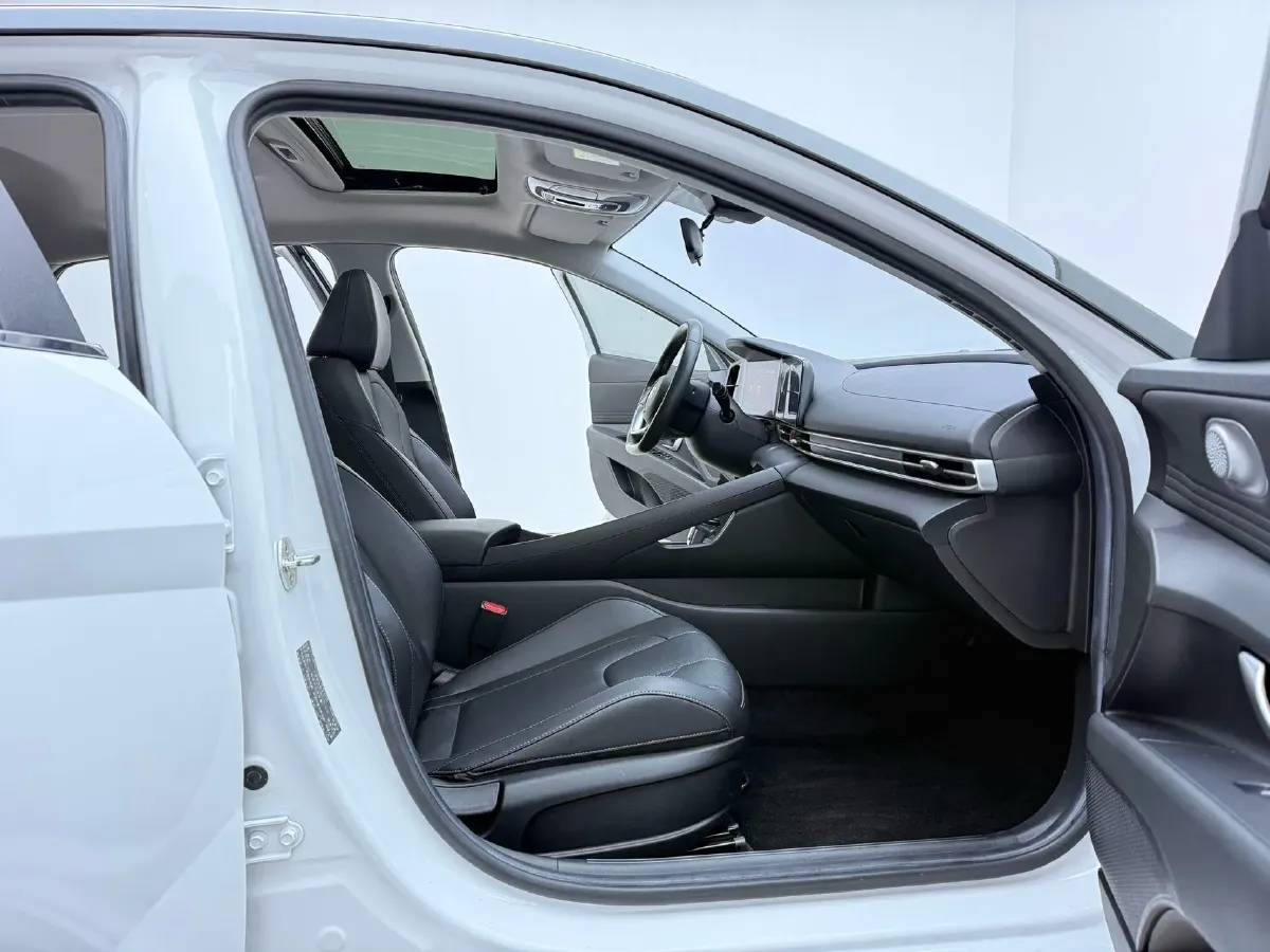 2021 Hyundai Elantra 1.5L 115HP L4 CVT,autocango,china used car exporter,china ev exporter,chinese used car exporter,chinese used ev exporter