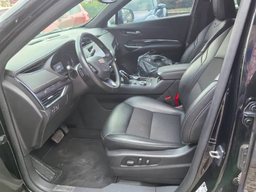 2021 Cadillac XT4 2.0T 237HP L4 9AT,autocango,china used car exporter,china ev exporter,chinese used car exporter,chinese used ev exporter