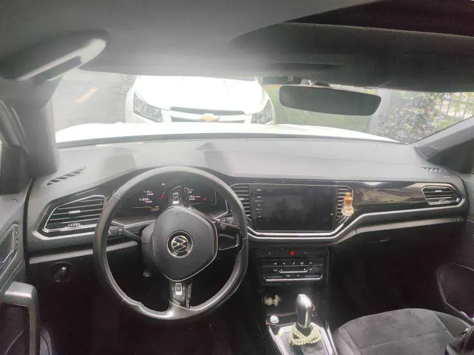 2021 Volkswagen T-Roc 1.4T 150HP L4 7DCT,autocango,china used car exporter,china ev exporter,chinese used car exporter,chinese used ev exporter