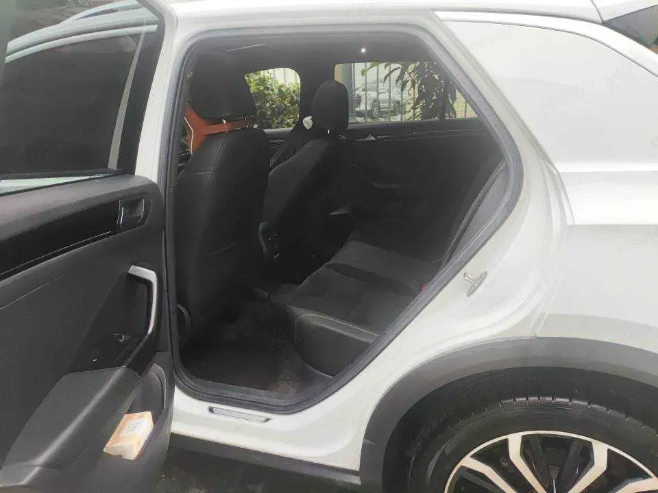 2021 Volkswagen T-Roc 1.4T 150HP L4 7DCT,autocango,china used car exporter,china ev exporter,chinese used car exporter,chinese used ev exporter