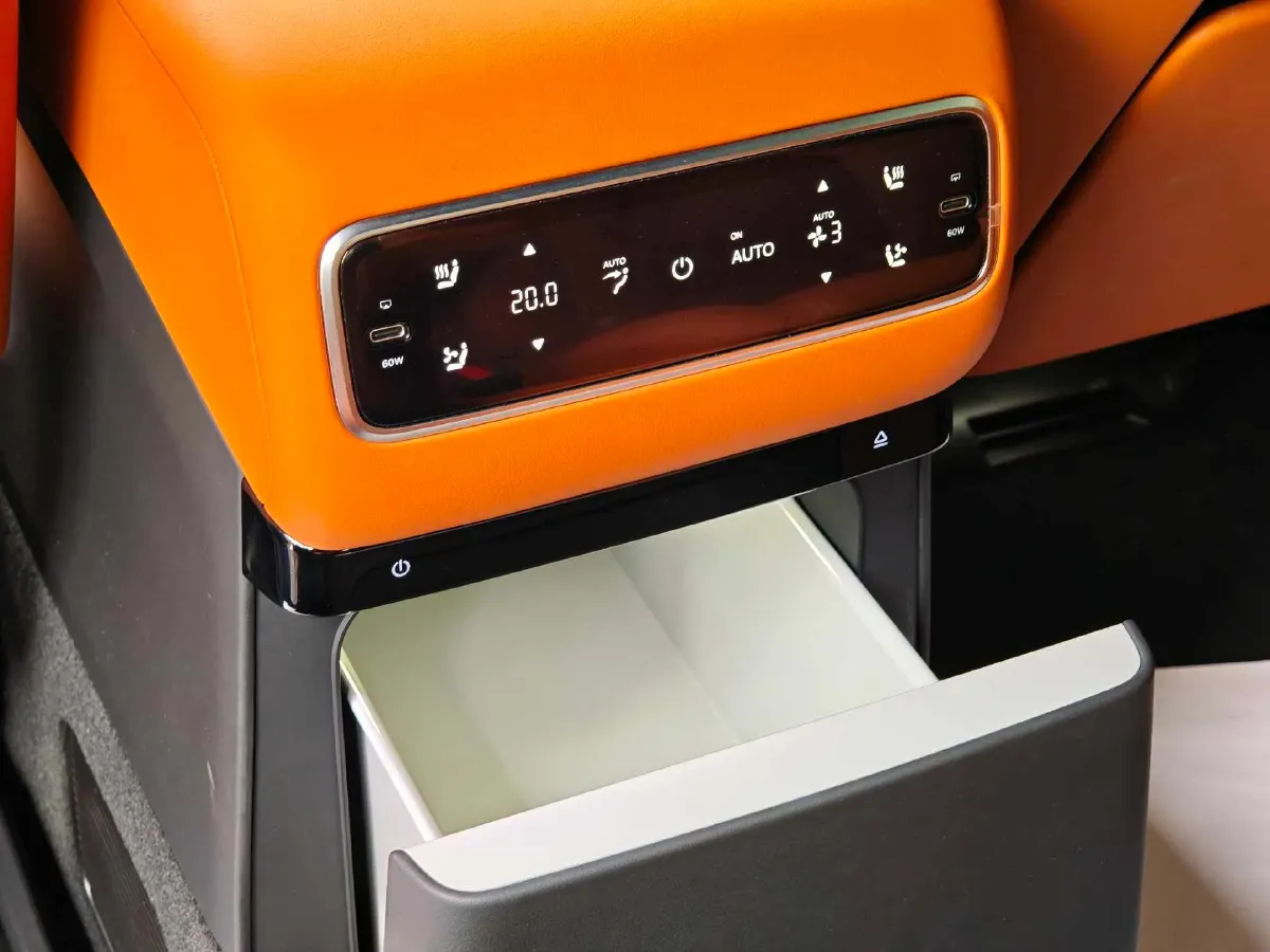 2024 Li L9 Range Extended 154HP REEV 52.3KWH,autocango,china used car exporter,china ev exporter,chinese used car exporter,chinese used ev exporter