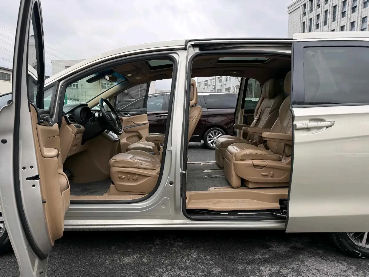 2018 Buick GL8 2.0T 260HP L4 6AT,autocango,china used car exporter,china ev exporter,chinese used car exporter,chinese used ev exporter