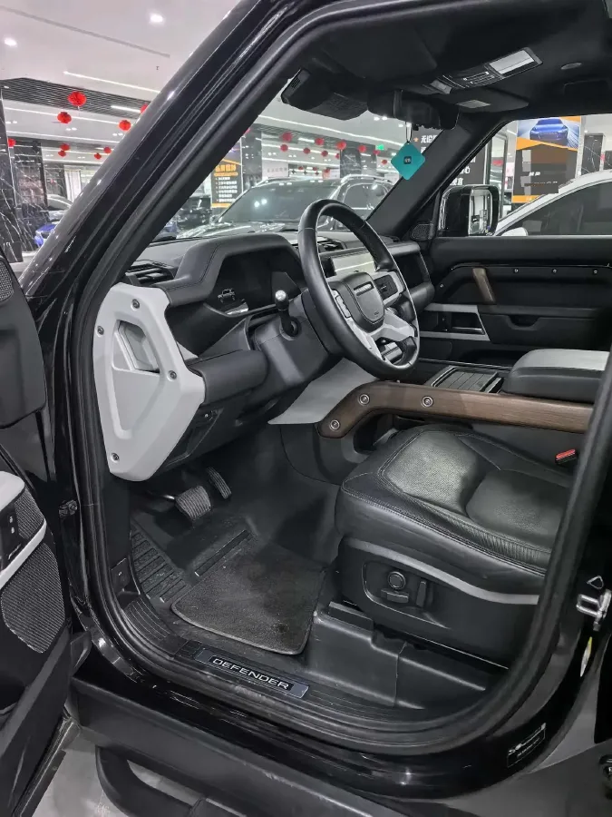 2024 Land Rover Defender 3.0T 400HP L6 8AT,autocango,china used car exporter,china ev exporter,chinese used car exporter,chinese used ev exporter