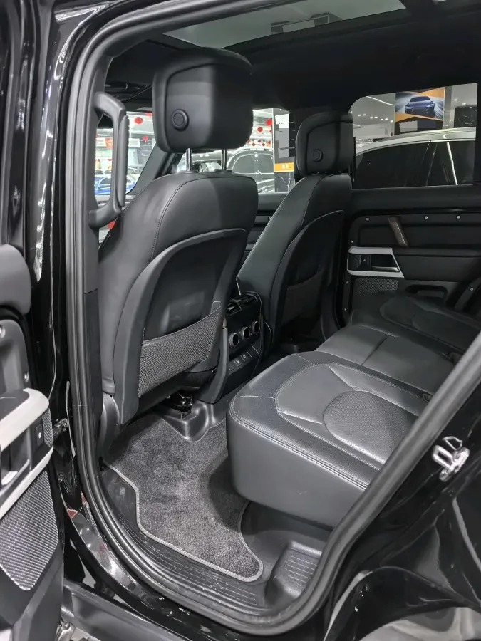2024 Land Rover Defender 3.0T 400HP L6 8AT,autocango,china used car exporter,china ev exporter,chinese used car exporter,chinese used ev exporter