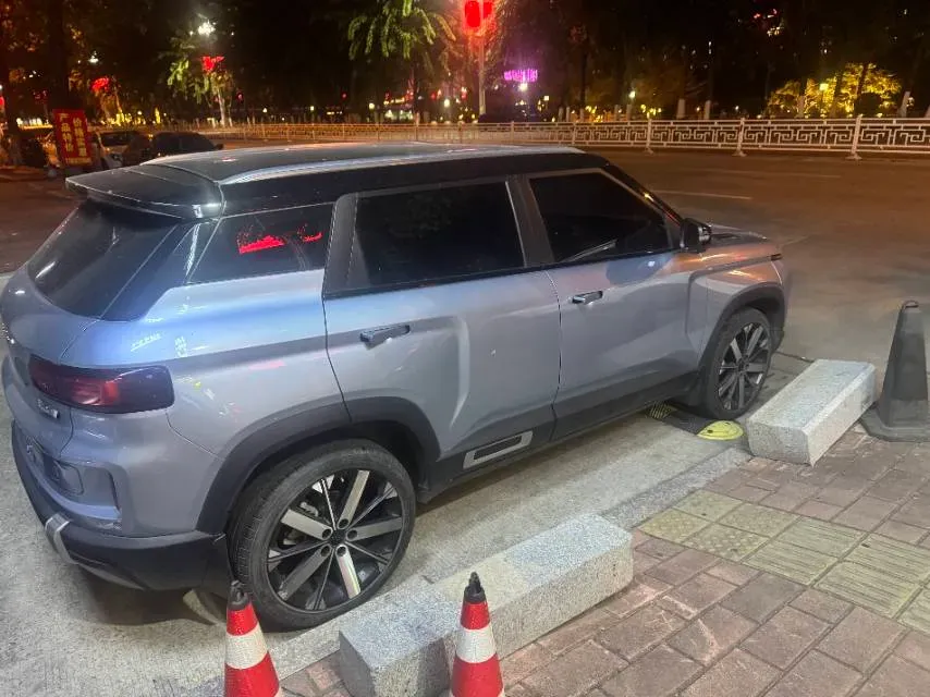 2023 Geely ICON 1.5T 181HP L4 7DCT,autocango,china used car exporter,china ev exporter,chinese used car exporter,chinese used ev exporter