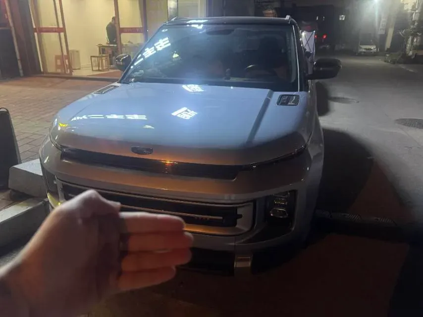 2023 Geely ICON 1.5T 181HP L4 7DCT,autocango,china used car exporter,china ev exporter,chinese used car exporter,chinese used ev exporter