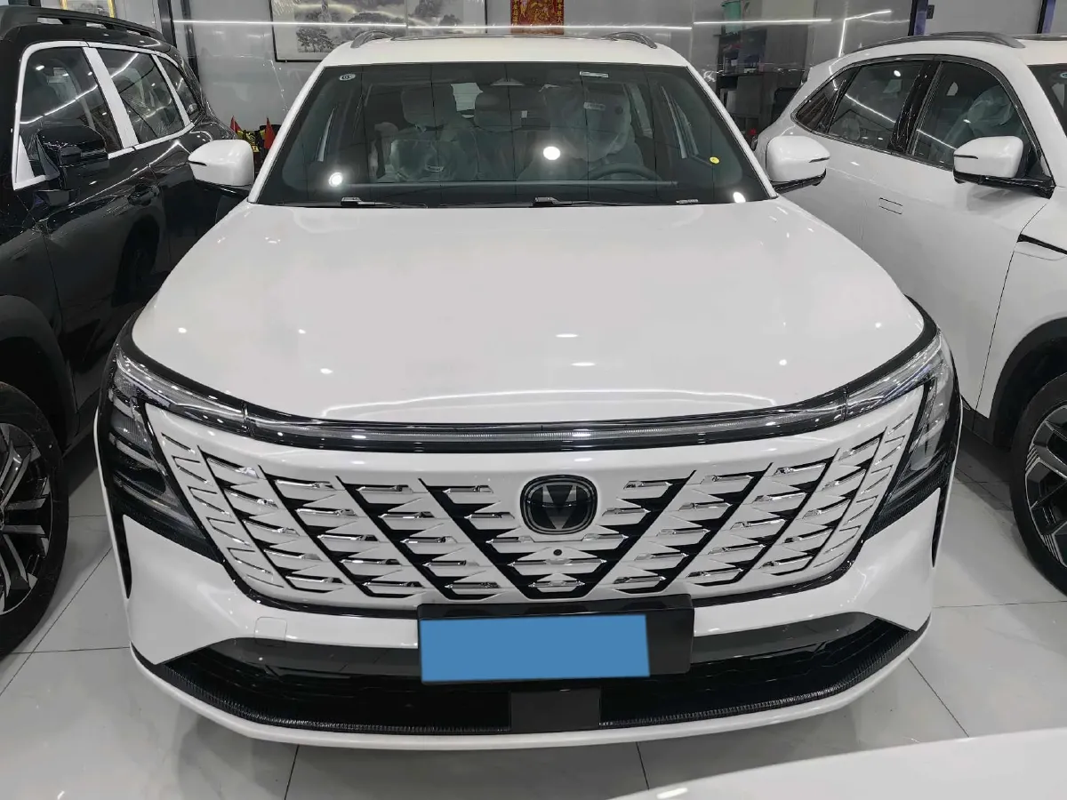 2025 ChangAn CS75 Plus 1.5T 192HP L4 8AT,autocango,china used car exporter,china ev exporter,chinese used car exporter,chinese used ev exporter