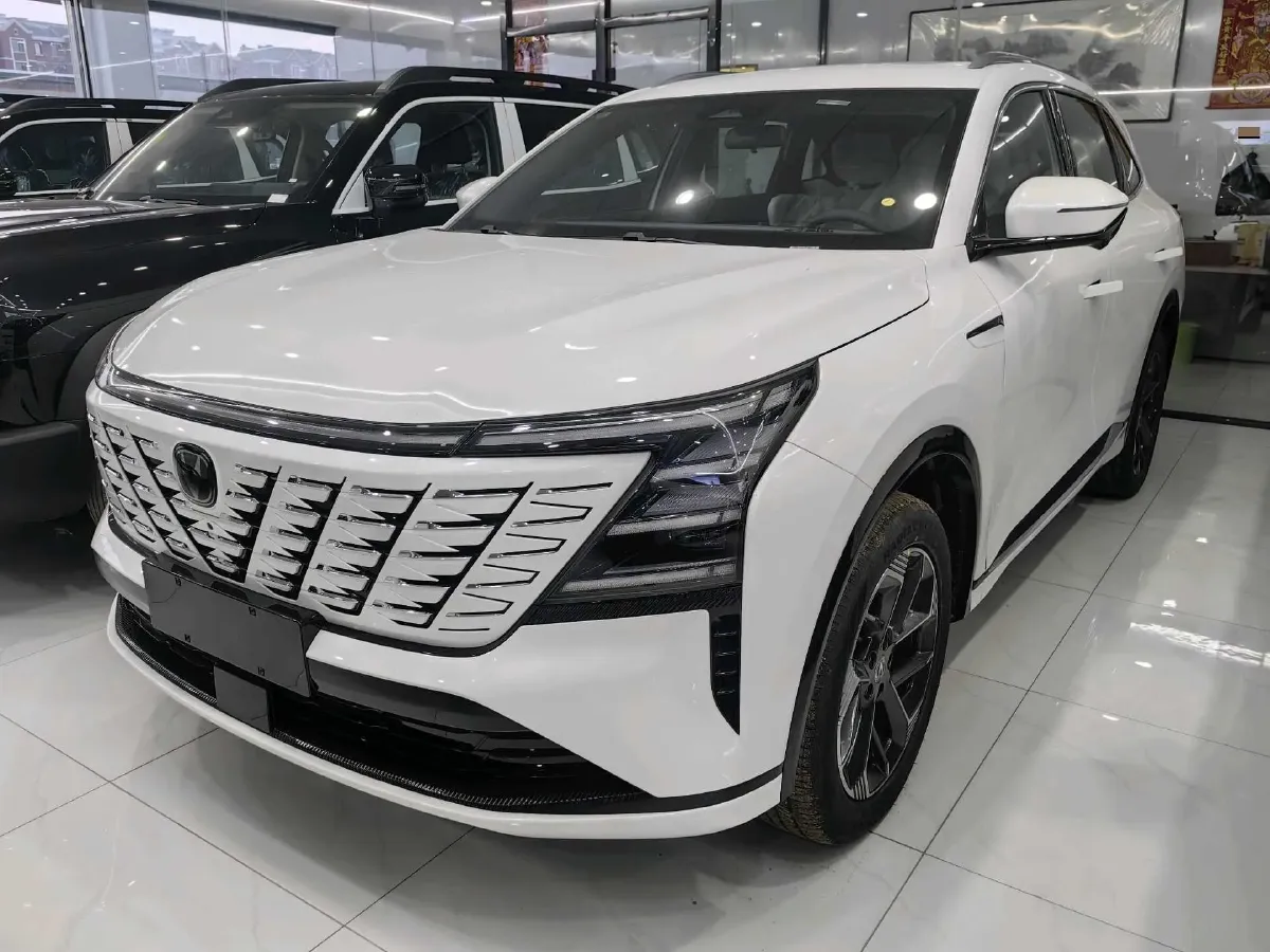 2025 ChangAn CS75 Plus 1.5T 192HP L4 8AT,autocango,china used car exporter,china ev exporter,chinese used car exporter,chinese used ev exporter